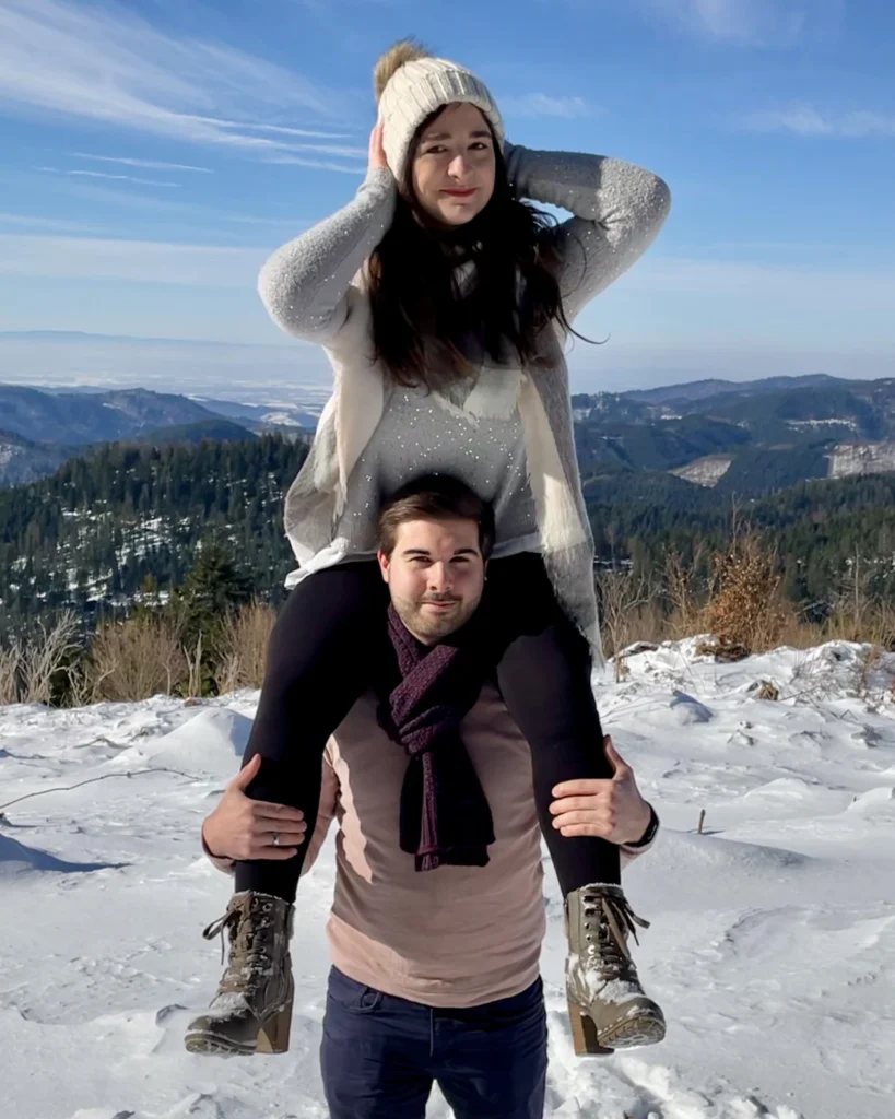 Dominik Fuchs und Jessica Fuchs im Schnee